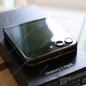 갤럭시 Z플립5 512GB + 케이스 32만원