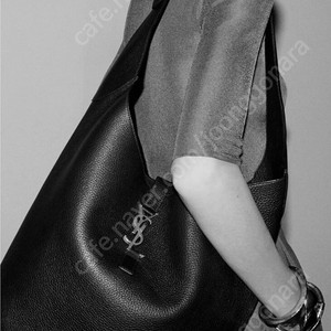 생로랑 LE 5 À 7 호보백 블랙 1회착 400만(롯백구매)