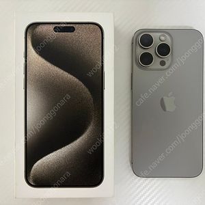 아이폰15 프로 맥스 512gb 네츄럴 티타늄 새제품급 정상해지 팝니다