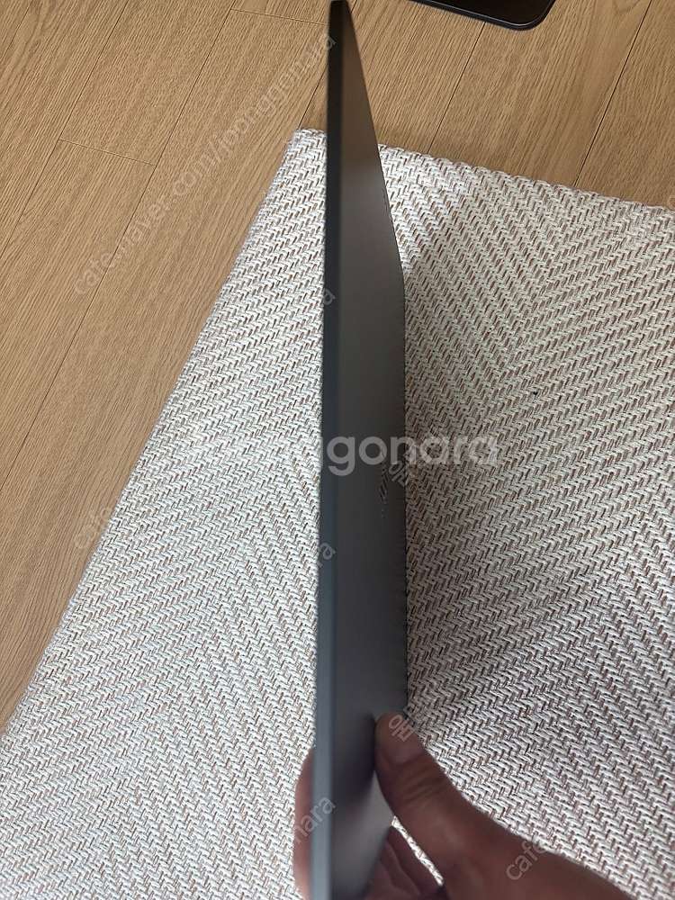 아이패드프로13 m4 wifi256기가 팝니다--5