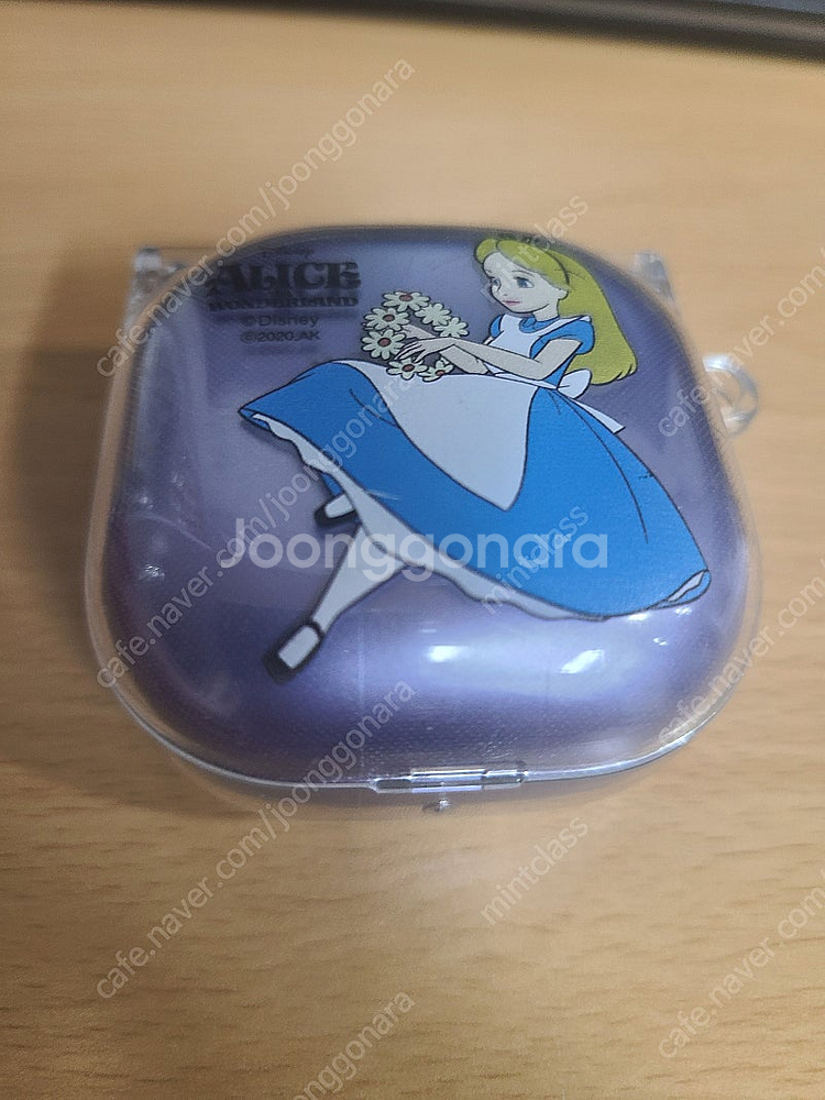갤럭시 버즈 프로 충전기 판매합니다.(바이올렛)--1