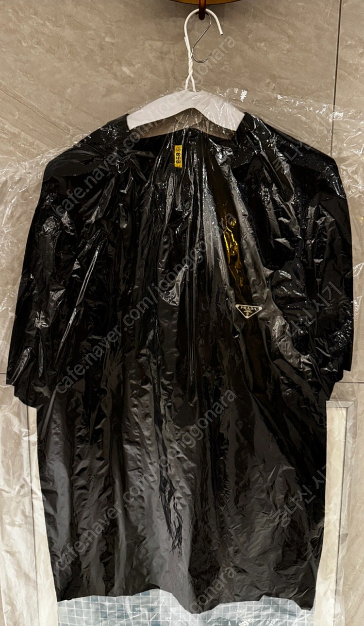 프라다 블랙 포켓 티셔츠 L 100사이즈 저렴 판매--1