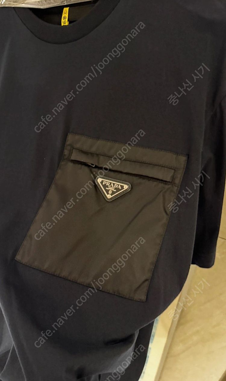 프라다 블랙 포켓 티셔츠 L 100사이즈 저렴 판매--3