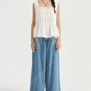 럭키슈에뜨 헴 프릴 백 밴딩 와이드 데님 38사이즈 택채 새상품 328,000->택포 19만 (개시전마지막가격)