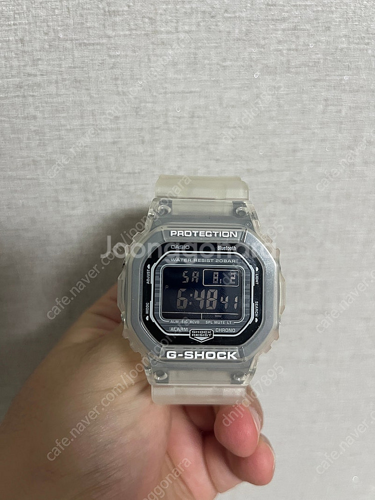 카시오 G-Shock DW-B5600G--0
