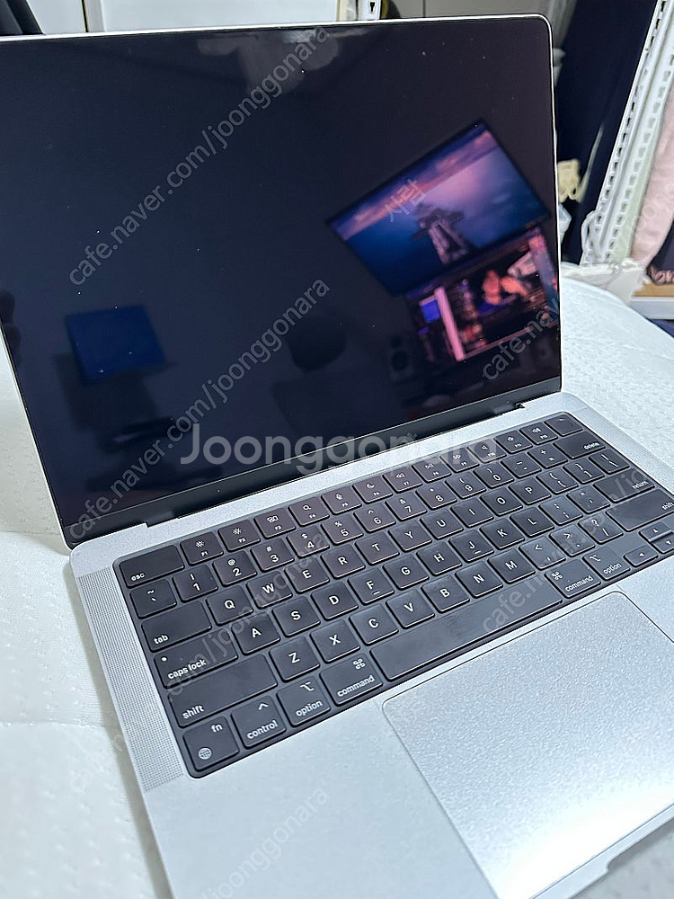 맥북 프로 14인치 실버 M3 Pro 영문자판 판매합니...--2