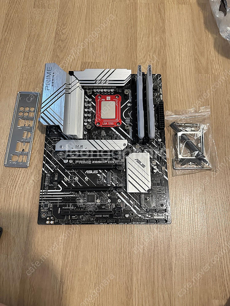 인텔 CPU i7-12700 + 메인보드 z690 d4...--0