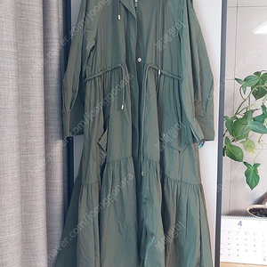 막스마라 위켄드 Tiered 여성 바람막이 자켓