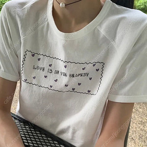 메이비베이비 디어리스트 love is 반팔 티셔츠