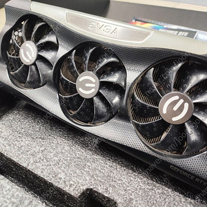 EVGA 지포스 RTX 3080 FTW3 ULTRA GAMING 10GB 팝니다.