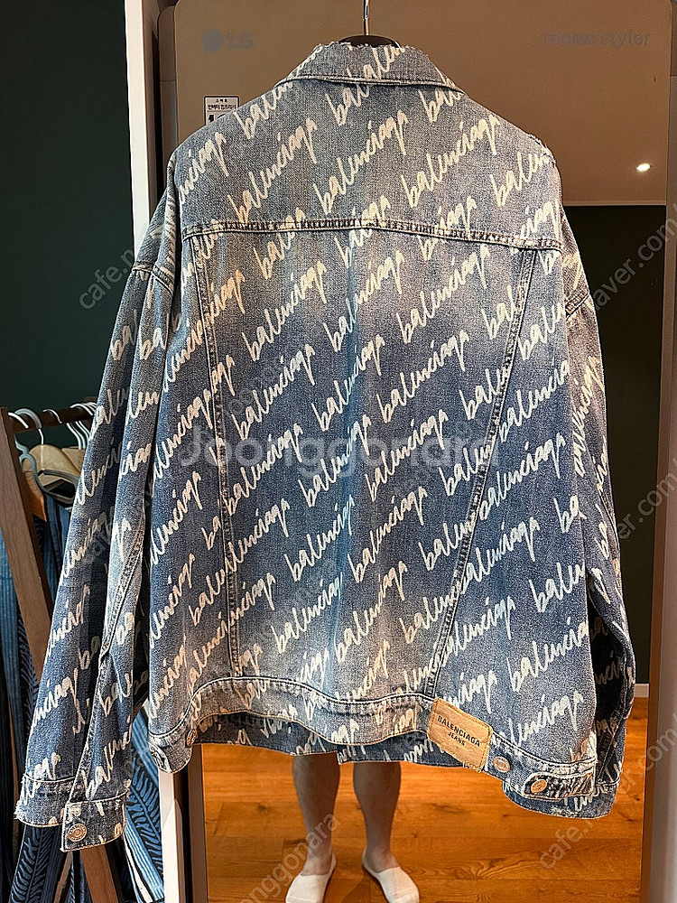 발렌시아가 올 오버 로고 데님 자켓 size 1 (국내...--1