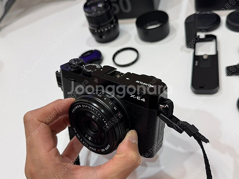 후지필름 X-E4 카메라와 렌즈 두 개 판매 (xf27...--3