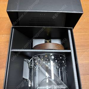 스타벅스 사유의 방 야광 글라스 300ml 판매합니다