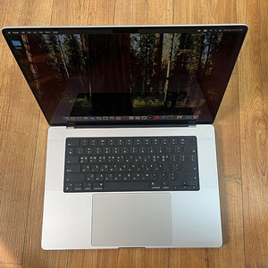 맥북프로 16인치 M1 Pro 모델 판매합니다