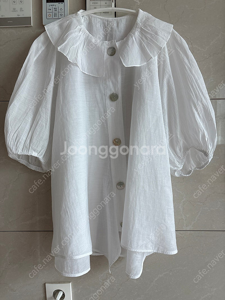 시스템 화이트 러플 블라우스55--0