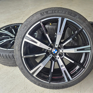 [판매] BMW G60 5시리즈 938m 순정 20인치휠타이어