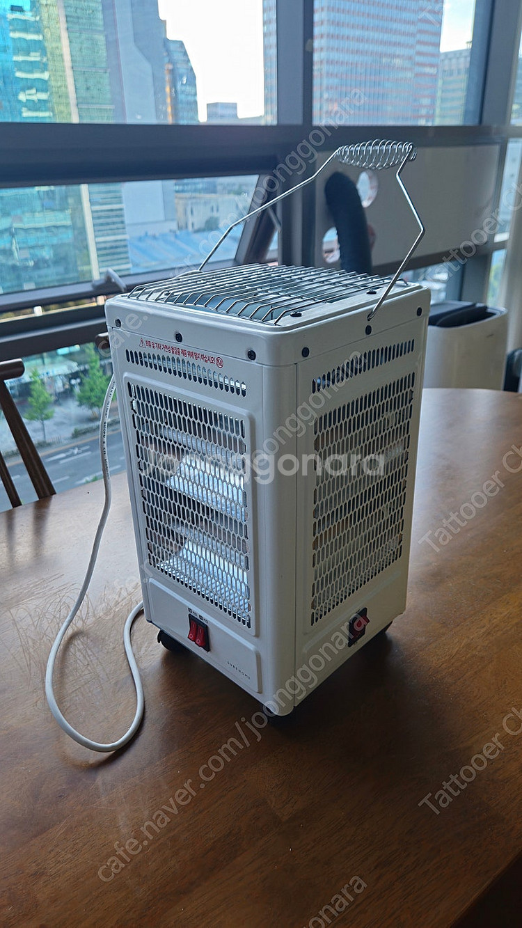 [스튜디오 정리로 싸게 처분합니다] 한일 온풍기 HEF-3300--3