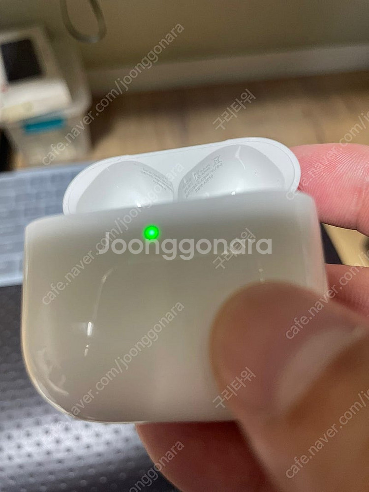 새상품급 에어팟 4세대 본체--1