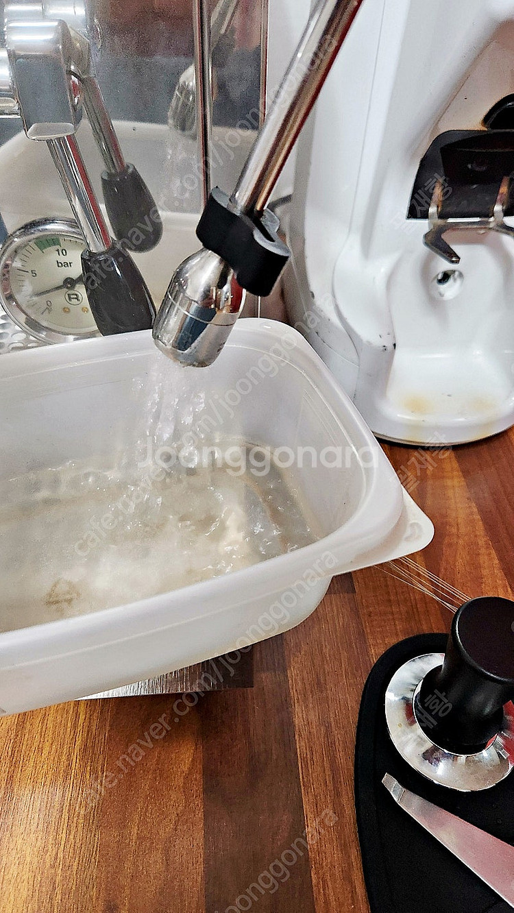 로켓 R58 커피머신 팝니다--3
