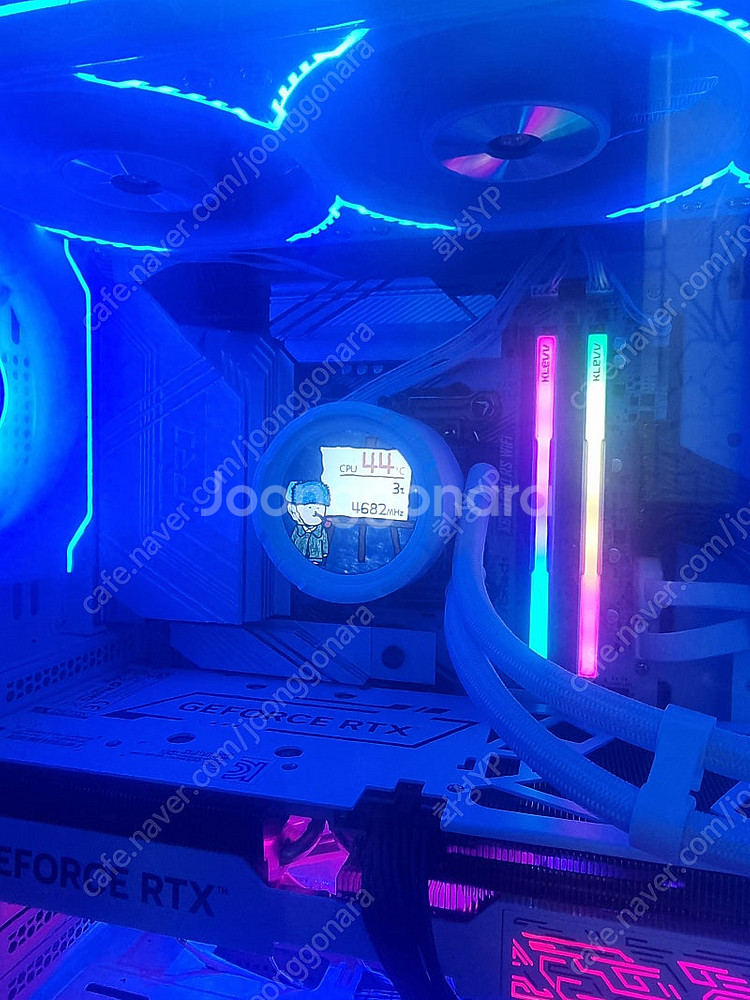 9800X3D/RTX5080본체 화이트 팝니다--2