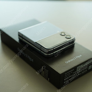 폴더블폰의 완성! 삼성 갤럭시 Z플립 4 256GB 블루 급매!