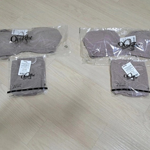 <새제품>오모떼 브라2+팬티2(75A/90)