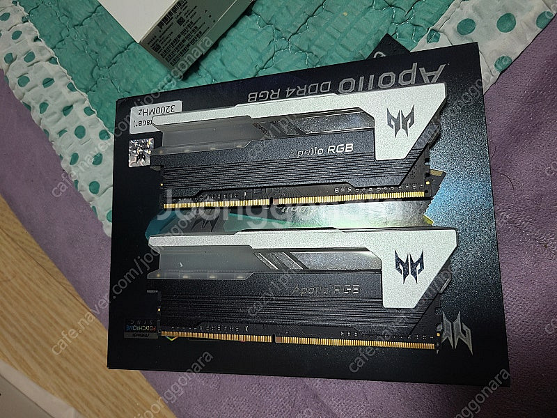 DDR4 cl14 3200 b다이 램 8GBx2개 팝니...--0