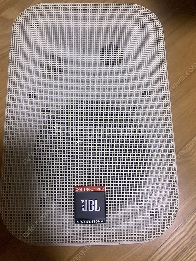 JBL 컨트롤1 pro 화이트 1개 팝니다--0