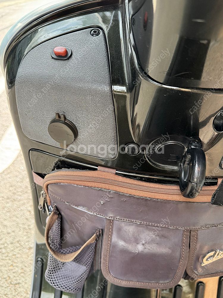 베스파 15년식 gts125 3v 딥그린 판매합니다.--4