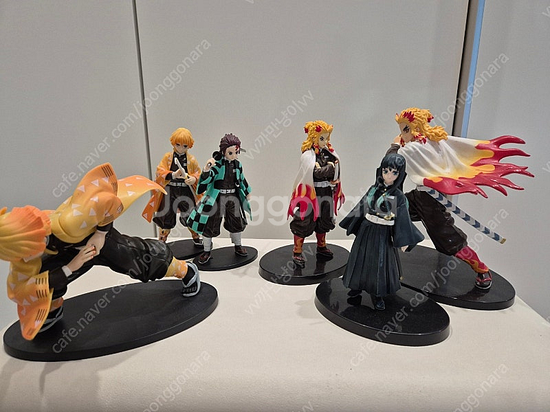 택배비 포함 귀멸의 칼날 6종 피규어 전부 드립니다. 젠이츠 탄지로 무이치로 렌고쿠--2