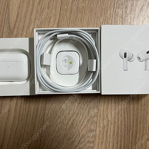 에어팟 프로 1세대 중고 풀박스 팝니다.