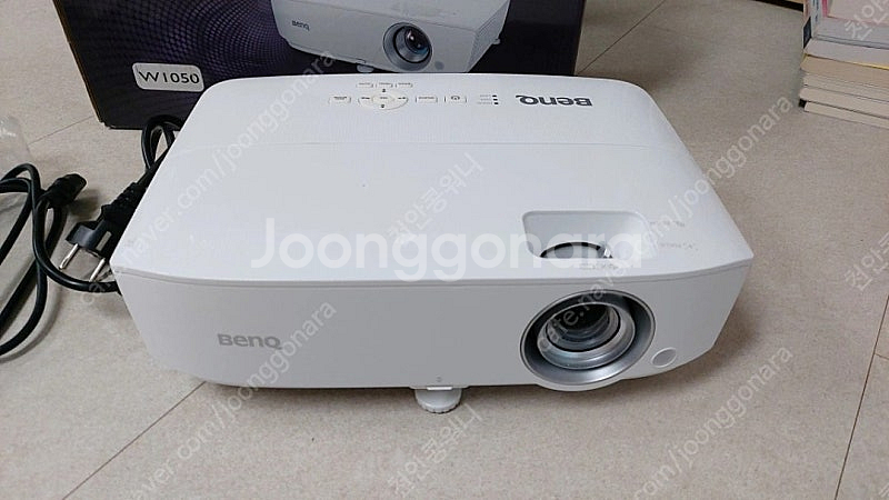 BenQ W1050 빔프로젝터--0