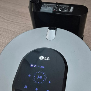 LG 물걸래 전용로봇청소기 M9