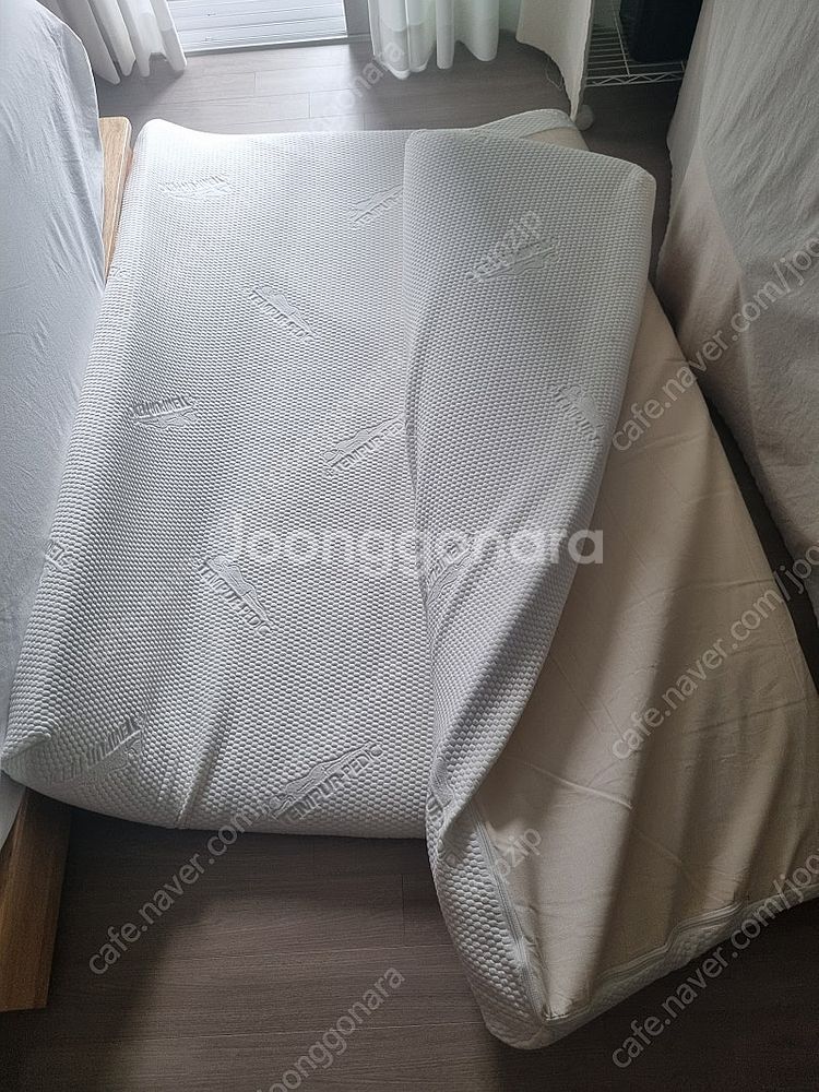 템퍼페딕 매트리스 토퍼 퀸사이즈 입니다--0