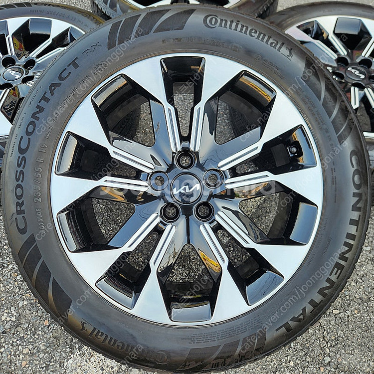 [판매] 기아 카니발 KA4 19인치 순정휠 타이어 세트 팝니다. 235 55 19--4