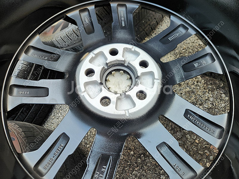 [판매] 기아 카니발 KA4 19인치 순정휠 타이어 세트 팝니다. 235 55 19--6