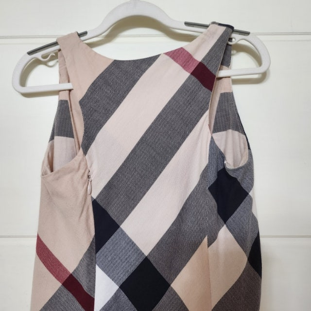 120호 (6y) 버버리 키즈 민소매 셔링 원피스 / 키즈 여아 몽클레어 구찌 펜디 디올 셀린느 이미지