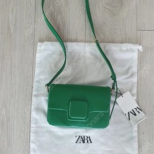 자라 초록색 크로스백 새상품 2만5천원