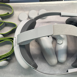 피코4 울트라 + 모션트래커 풀트(3개) 팝니다