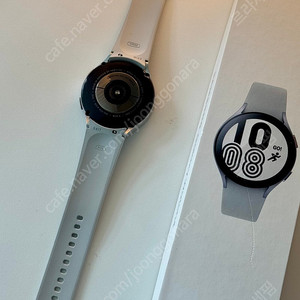 갤럭시워치4 44mm 실버 S급 팝니다. (단순개봉)