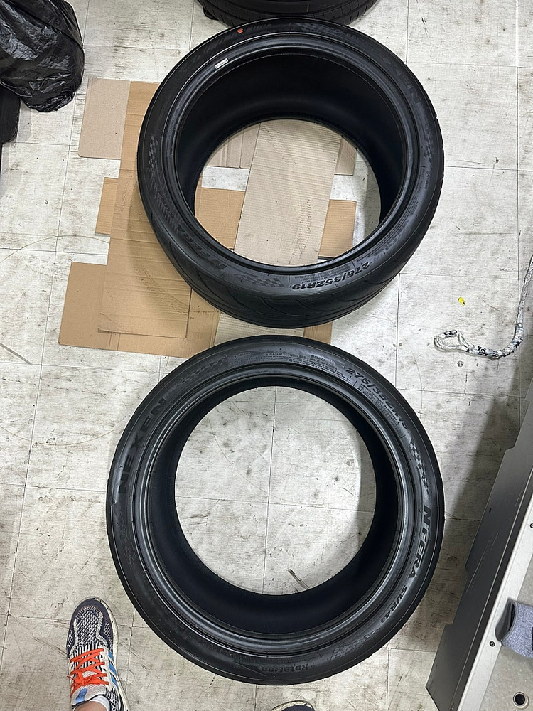 설포지 SUR4G 설포쥐 넥센 타이어 275 35 19 2짝 팝니다.--3