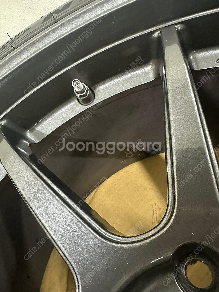 RCI 9J15 18인치 정품 휠 팝니다.--9