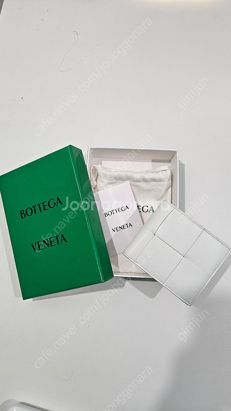 보테가베네타 반지갑 자렴히 빨리 사가실분 연락주세요--0