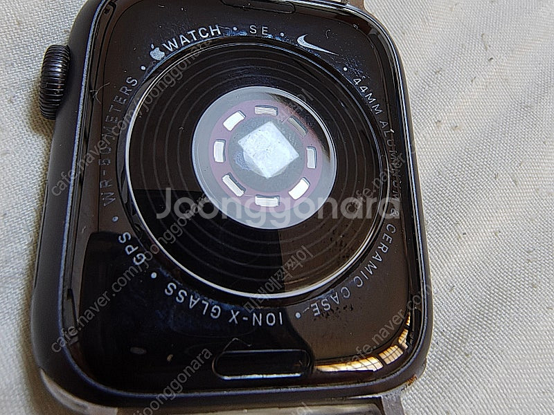 애플워치 Se 나이키에디션 44mm 팝니다--2