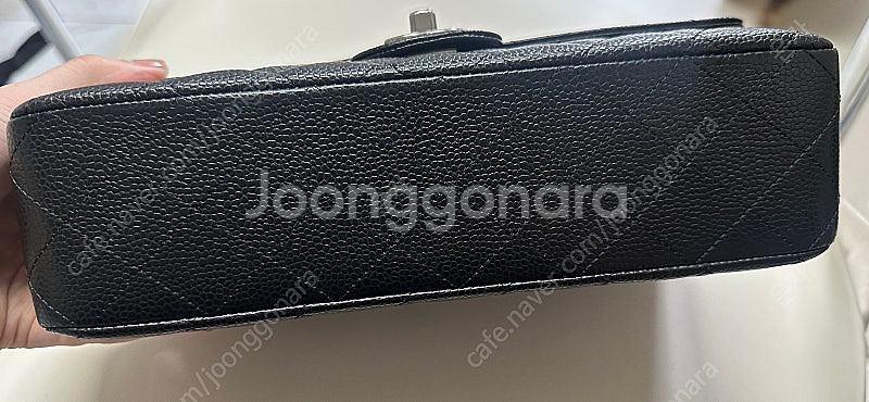 샤넬 클래식 미듐 캐비어 상태 미착용 새것 S급--5