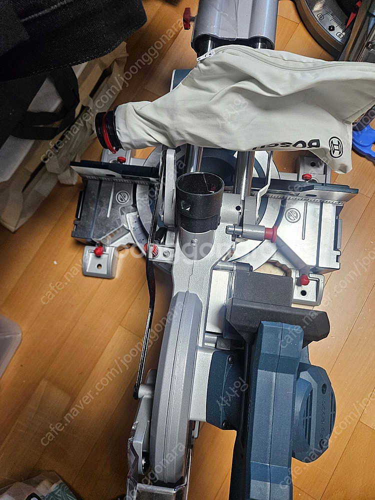 보쉬 무선 각도절단기 GCM 18V-216D판매--1