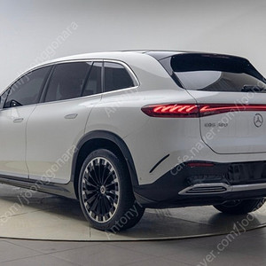벤츠 EQS 580 SUV 출고 타이어 275 40 22인치