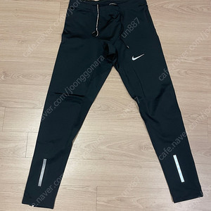 나이키 테크 타이즈(642828-010) L사이즈 판매합니다