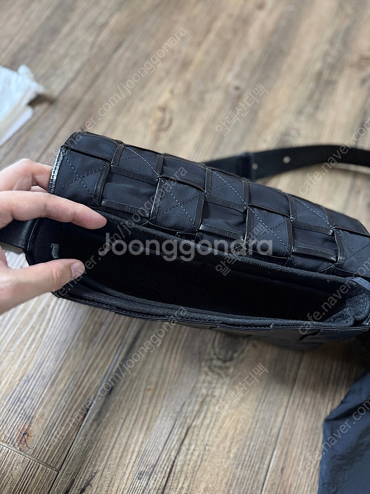 보테가베네타 스트레치 카세트백 블랙--6