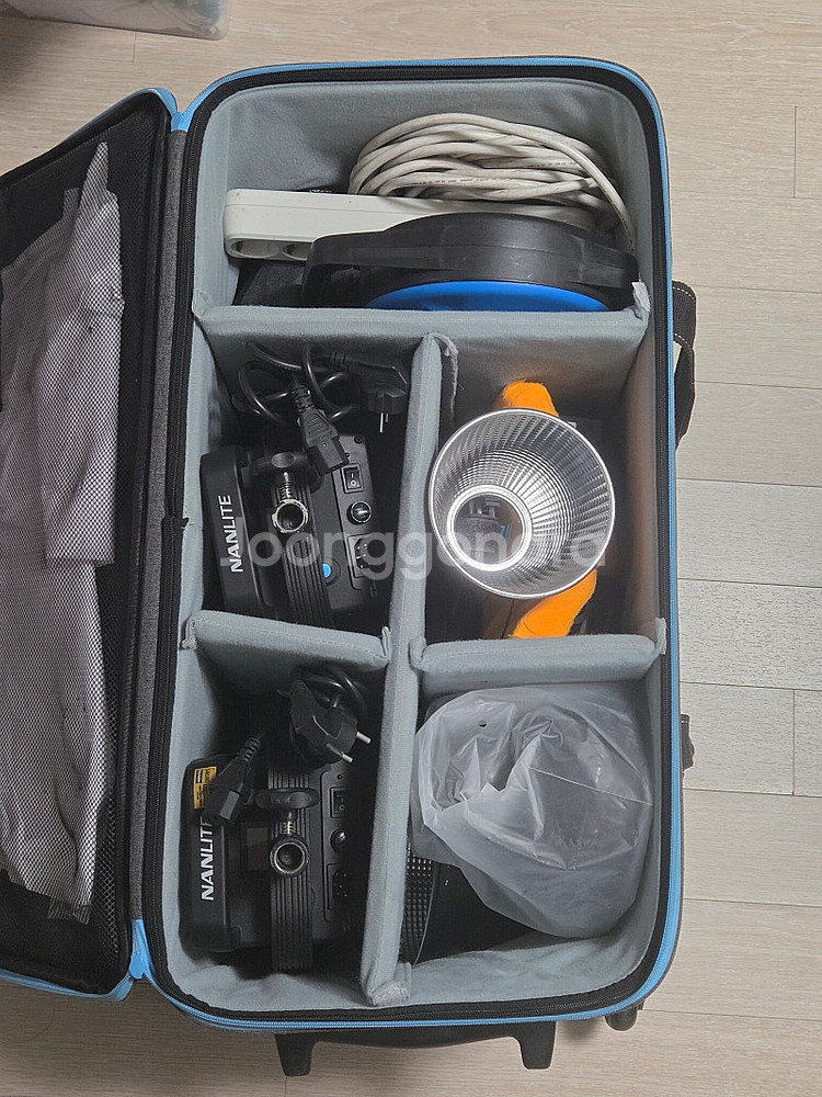 난라이트 fs300 2개 판매합니다.--2
